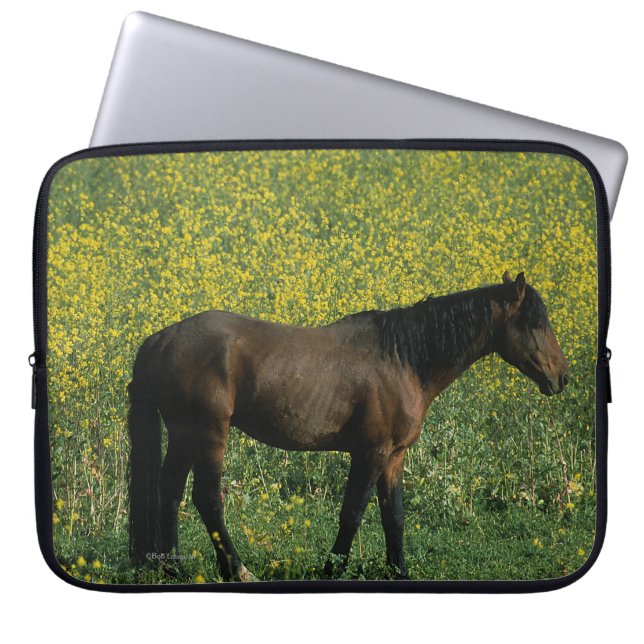 Wild Mustang Horse in Flowers Laptop Sleeve (Voorkant)