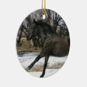 Wild Mustang Paard in sneeuw 2 Keramisch Ornament (Rechts)