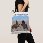 Wild Mustangs Forever Tote Bag (Dichtbij)