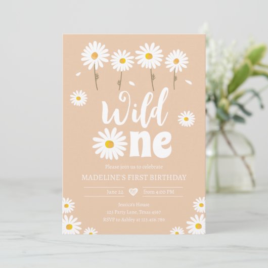 Wild One Daisy Boho Sand Creme Girl First Birthday Kaart (Staand voorkant)