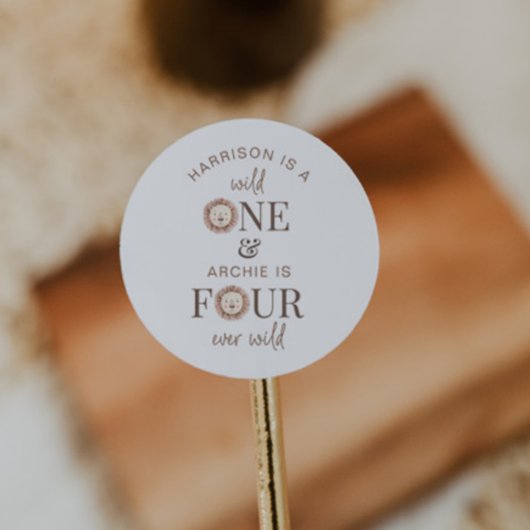 Wild One en Four Ever Wild Gezamenlijke Partij Ronde Sticker