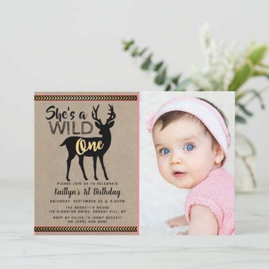 Wild One Girls Foto First Birthday Invitations Kaart (Staand voorkant)
