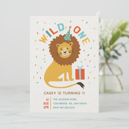 Wild One L Schattige Lion 1e Verjaardag Safari Par Kaart (Staand voorkant)