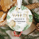 Wild One Oerwoud Greenery & Gold 1st Kerstmis Ornament<br><div class="desc">Elegant neutraal safari 'Wild One',  met de titel 'Mijn eerste Kerstmis'. Het ontwerp omvat de tropische waterverf,  de faux gouden oerwouden (leeuw,  giraffe en aap) en de gouden confetti. In de tekst staat: 'Hij is een wilde eenaar',  naam en jaar. Overeenkomende objecten zijn beschikbaar in ons Collectie Wilde Oerwoud.</div>