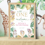 Wild One Oerwoud Safari Dier 1e Verjaardag Welkom Poster<br><div class="desc">Leuk goud en groen oerwoud & safari thema "Wild One" 1e verjaardag welkom poster met wild dier en tropische bladeren ontwerp met gouden en groene bladpatroon op de rug.</div>