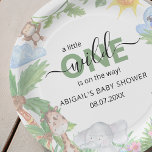 Wild One Safari Baby shower Napkins Papieren Bordje<br><div class="desc">Baby shower papieren borden met waterverf illustraties van een aap,  papegaai,  neushoorn en giraffe die tussen een groene oerwouden achtergrond zitten. De lettertypestijlen,  -grootte en -kleur kunnen worden gewijzigd door na het personaliseren op de koppeling verder aanpassen te klikken.</div>