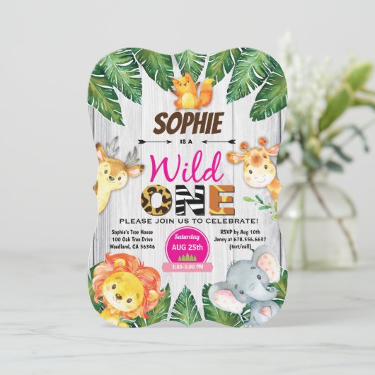 Wild One verjaardag uitnodiging. Girl oerwoud Safa Kaart (Staand voorkant)