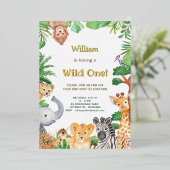 Wild One Whimsical Oerwoud Safari Camping Birthday Folie Uitnodiging (Staand Voorkant)