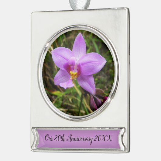 Wild Orchid Paarse Tropische Bloem Verzilverd Banner Ornament (Links)