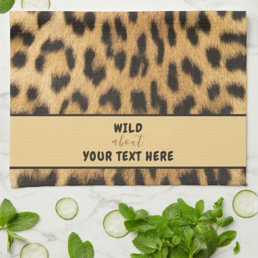 WILD OVER JOUW TEKST Leopard Print Custom Theedoek (Gevouwen)