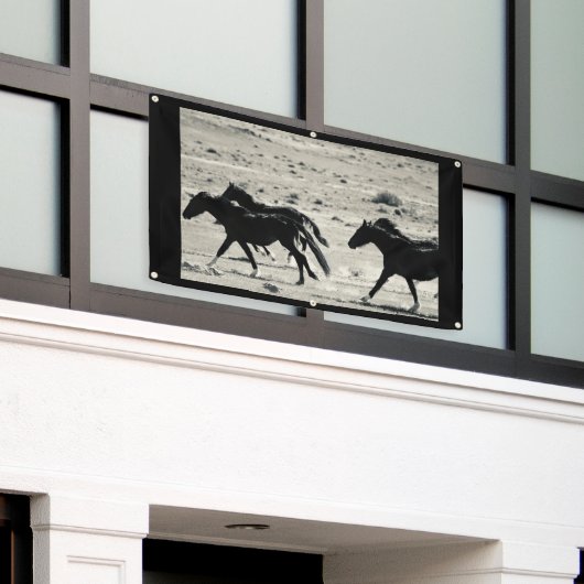 WILD PAARDEN VAN de Banner van UTAH met (Buitenkant Gebouw)