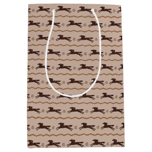 Wild Pony Galloping Horse op Tan voor paardenpest Medium Cadeauzakje (Voorkant)