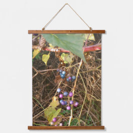 Wild Porcelain Berry Vine In Nature Tapestry  Hangend Wandkleed