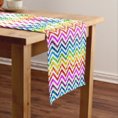 Wild Rainbow Chevron Pattern Korte Tafelloper (Voorbeeld)