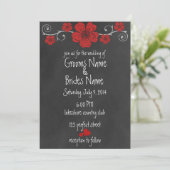 Wild Red Roses Chalkboard Wedding Invitation Kaart (Staand voorkant)