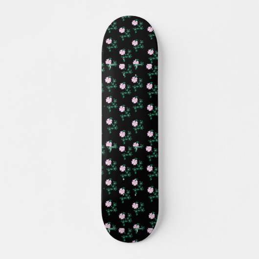 Wild Roos - Floral Pattern on Black Background Persoonlijk Skateboard (Voorkant)