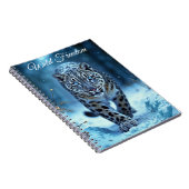 Wild sneeuwluipaard wandelen vorst betoverd bos notitieboek (Rechterzijde)