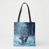 Wild sneeuwluipaard wandelen vorst betoverd bos tote bag (Voorkant)