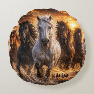 Wild Spirit Stampede – Majestueuze Rennende Paarde Rond Kussen