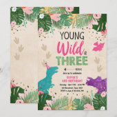 Wild Three Dino Party Girl Pink Dinosaur Birthday Kaart (Voorkant / Achterkant)