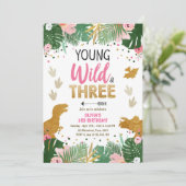 Wild Three Dino Party Girl Pink Dinosaurus Verjaar Kaart (Staand voorkant)