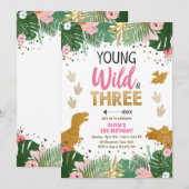 Wild Three Dino Party Girl Pink Dinosaurus Verjaar Kaart (Voorkant / Achterkant)