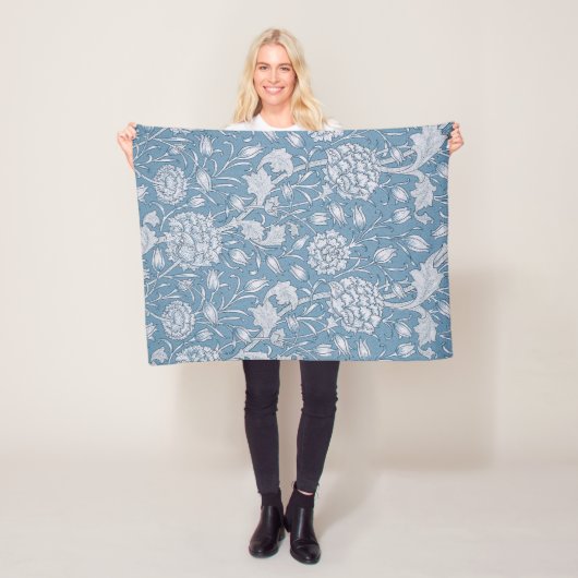 Wild Tulip van William Morris Fleece Deken (In situ)