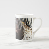 Wild Turkey Feathers I Abstract Natuur Design Porselein Kop (Rechts)