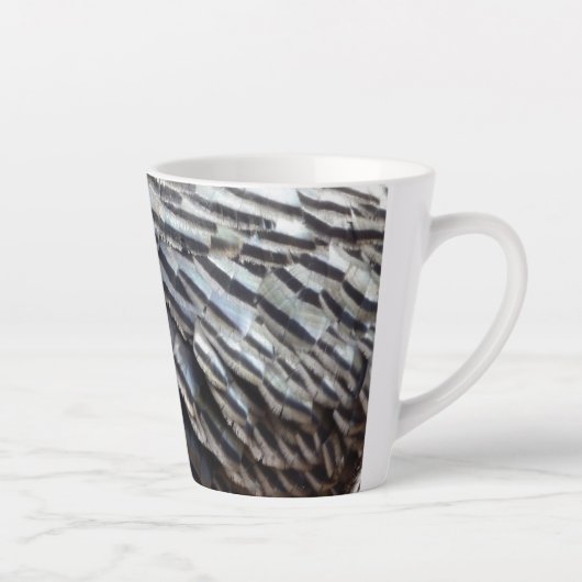Wild Turkey Feathers II Abstract Natuur Design Latte Mok (Rechts)
