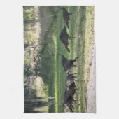 Wild Turkey Group op de grasfoto Theedoek (Verticaal)