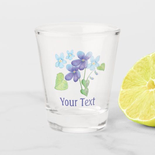 Wild Violet bloemen zijn blauw gepersonaliseerd Shot Glas (Voorkant)