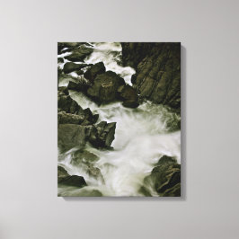WILD WATER DAT DOOR EEN DONKERE CANYON SNIJDT CANVAS AFDRUK