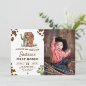Wild West Rodeo Cowboy Verjaardag foto Uitnodiging (Staand voorkant)