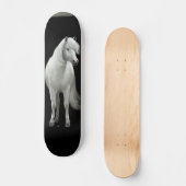 Wild White Mustang Skateboard (Voorkant)