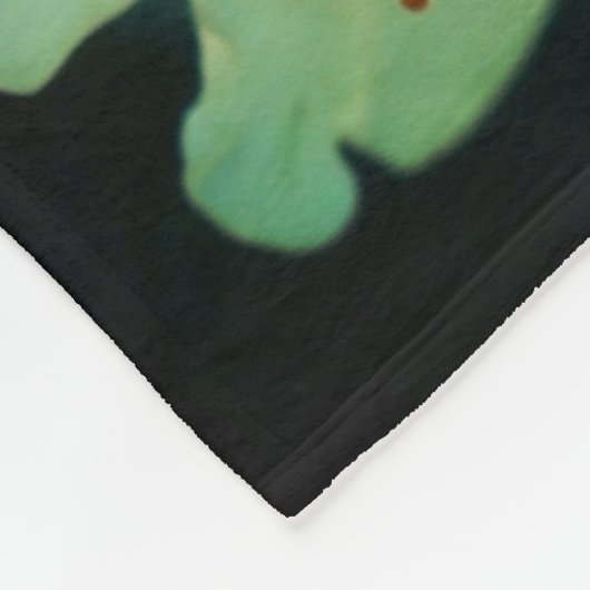 Wild White Rambling Rozen Floral Pattern Fleece Deken (Hoek)