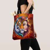 Wild Within – Tijger Geest Godin. Tote Bag (Dichtbij)