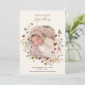 Wildbloem Floral New Baby Birth Foto Aankondiging (Staand voorkant)