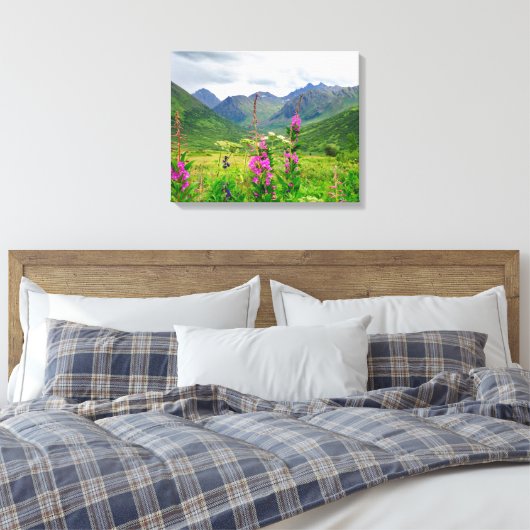Wildbloemen Alaskan Valley Canvas Afdruk (Insitu (Slaapkamer))