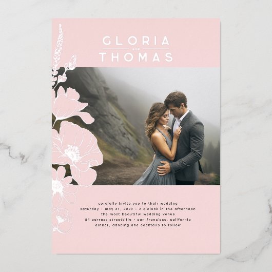 Wildbloemen Elegante moderne roze bruiloft foto Folie Uitnodiging (Voorkant)