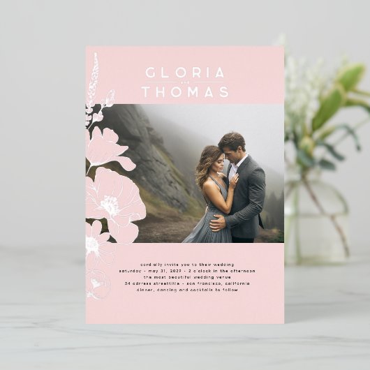 Wildbloemen Elegante moderne roze bruiloft foto Folie Uitnodiging (Staand Voorkant)