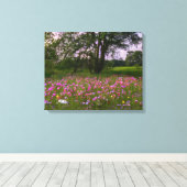 Wildbloemen in het land bij zonsondergang canvas afdruk (Insitu (Houten vloer))