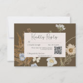 Wildbloemen op bruine bruiloft QR Code RSVP Kaartje (Voorkant)