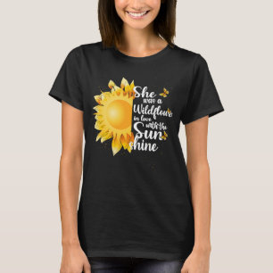 Wildbloemen op het strand t-shirt