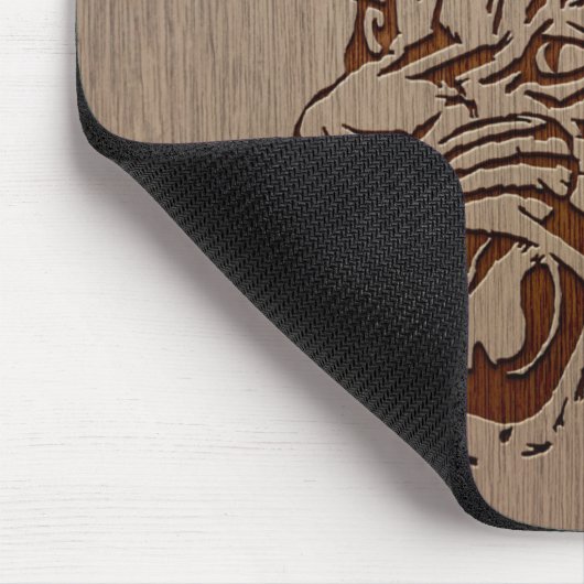 Wildcat-afbeelding gegraveerd op houten ontwerp muismat (Hoek)