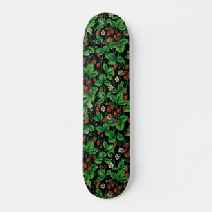 Wilde aardbeien op zwart persoonlijk skateboard