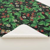 Wilde aardbeien op zwart sherpa deken (3/4)