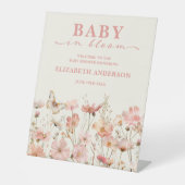 Wilde Baby in Bloom Baby shower Welkomstteken Reclamebord Met Voetstuk (Voorkant)