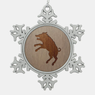 Wilde beer gegraveerd op houten ontwerpen tin sneeuwvlok ornament