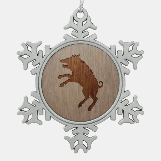 Wilde beer gegraveerd op houten ontwerpen tin sneeuwvlok ornament (Voorkant)