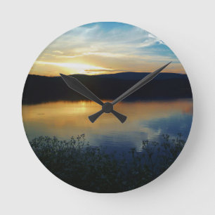 Wilde bloem, blauwe zonsondergang ronde klok